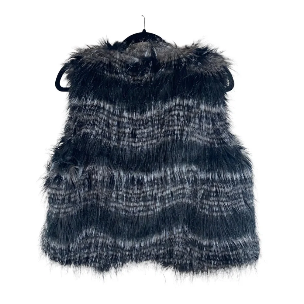 Steve Madden‎ Black and Gray Patterned Furry Vegan Faux Fur Vest Size: L
